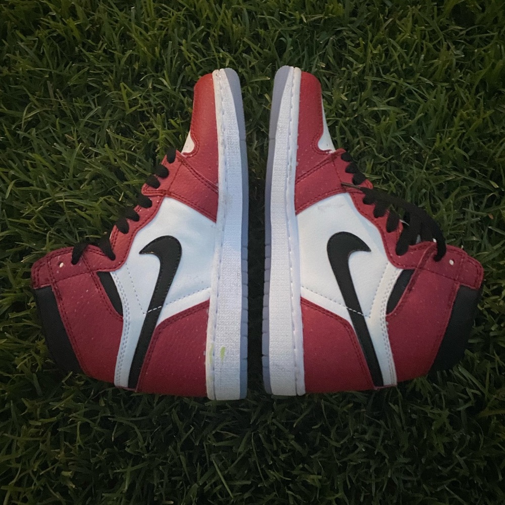 Boys size 7 Nike Air Jordan 1 High OG shoes Spider-Man